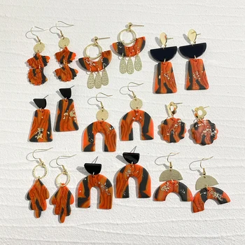 AENSOA Серьги из полимерной глины ручной работы на Хэллоуин для женщин, Необычные черно-оранжевые геометрические висячие серьги, Готические украшения