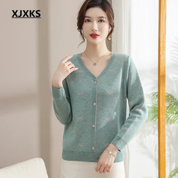 XJXKS 2023 Весна и осень-зима, новый женский свитер, модный вязаный пуловер из мягкой шерсти с V-образным вырезом и изысканным принтом