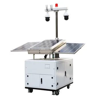 Передвижной прицеп на солнечной энергии для световой вышки и камеры видеонаблюдения с кронштейнами резервного генератора