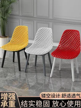 Скандинавский обеденный стул Home Net Красный полый стул Стул для макияжа Современный минималистичный пластиковый стул Стул с дышащей спинкой